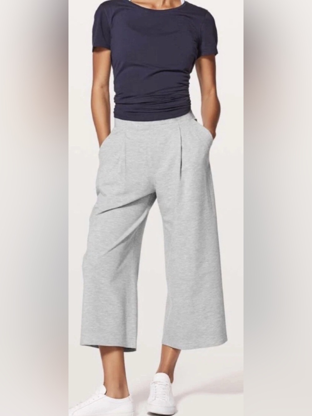 Lululemon Can You Feel The Pleat Crop 21” Heathered Light Grey Size 8 NWOT